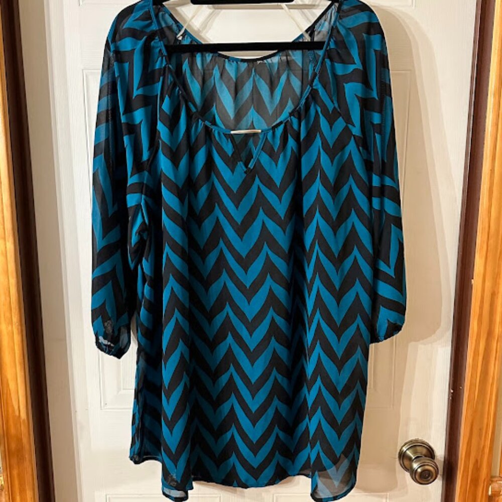 {Plus Size} Women's Blue Chevron Print Sheer Shirt~ Size 3X (B30)